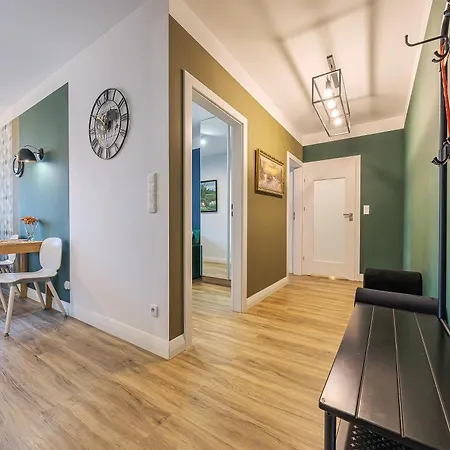 Comfort Batorego Apartment *